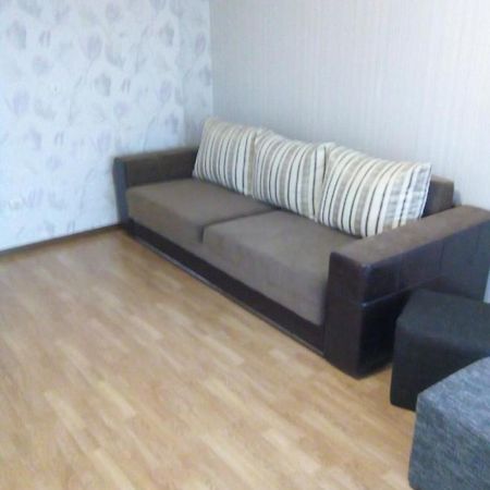 Квартира В Районі Автовокзалу Поряд Обллікарня Rivne Ngoại thất bức ảnh