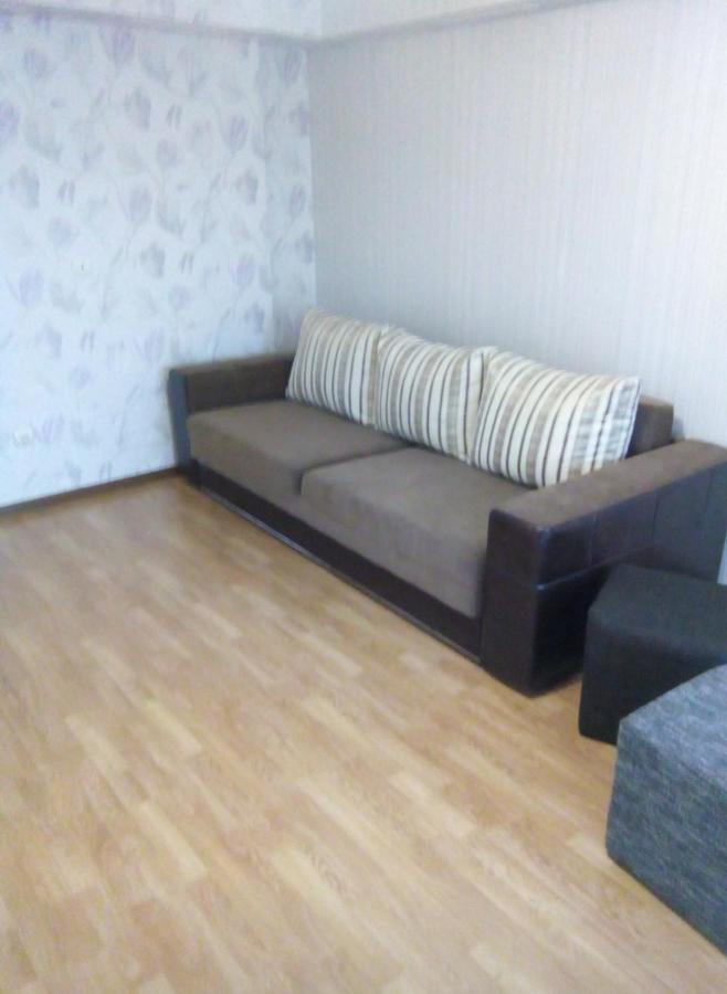 Квартира В Районі Автовокзалу Поряд Обллікарня Rivne Ngoại thất bức ảnh