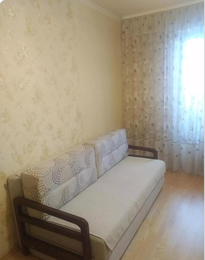 Квартира В Районі Автовокзалу Поряд Обллікарня Rivne Ngoại thất bức ảnh